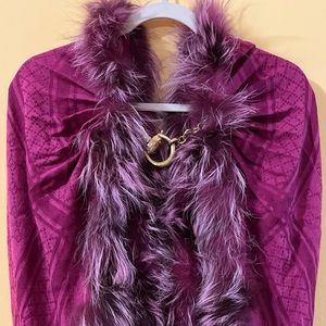 Gucci wool & silk blend scarf wrap with fox fur trim and gold clasp